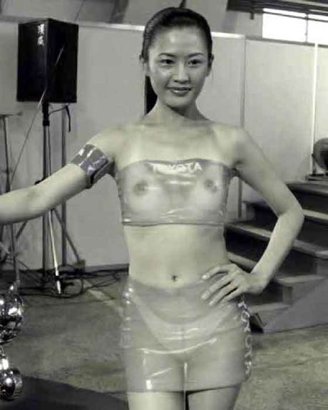 Asian amateur girl gets her pussy drilled by a couple of guys